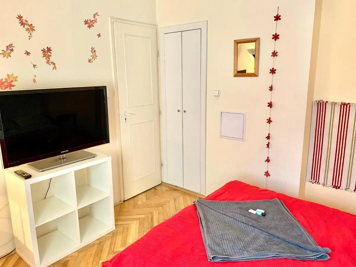 Jazzy Vibes Parliament Rooms And Ensuites Budapest Ungarn