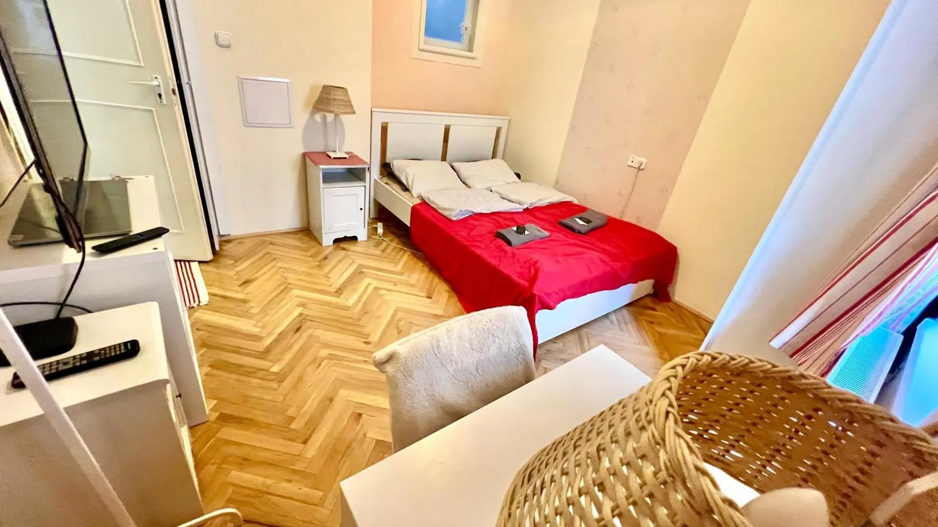 Jazzy Vibes Parliament Rooms And Ensuites Budapest Ungarn
